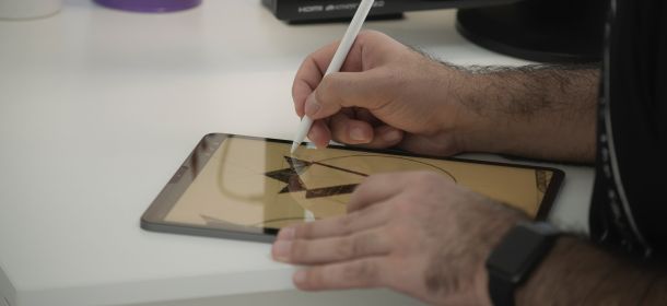 Eine Zeichnung auf einem Tablet PC wird angefertigt