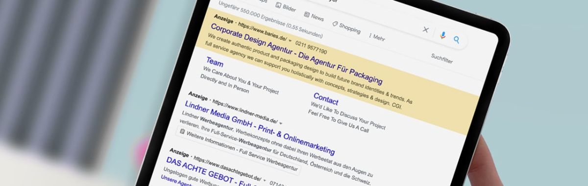 Google Ads auf einem Tablet PC